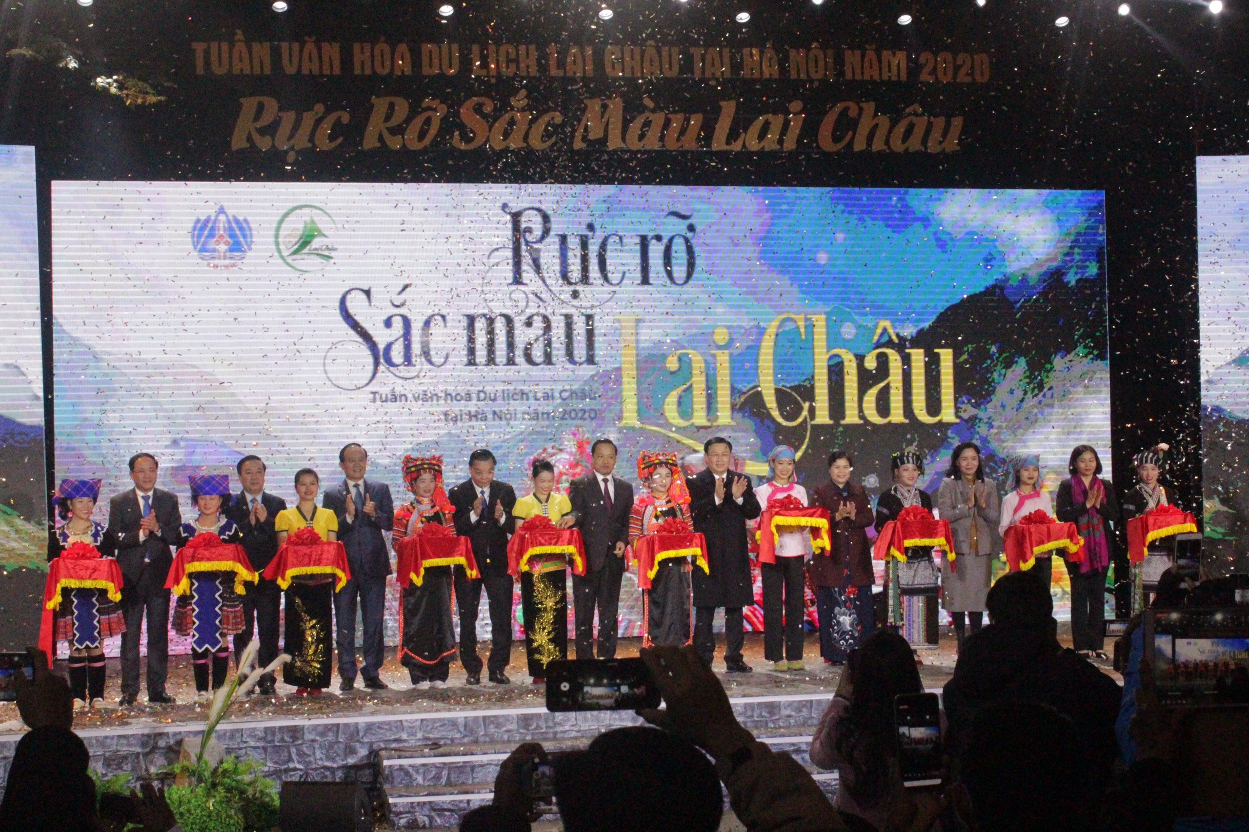Lễ cắt băng khai mạc Tuần văn hóa du lịch Lai Châu tại Hà Nội năm 2020